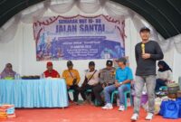 Anggota DPRD Kaltim, Baharuddin Demmu turut hadir dalam kegiatan Jalan Santai di Kecamatan Marangkayu, Kutai Kartanegara. (Foto/Hms)