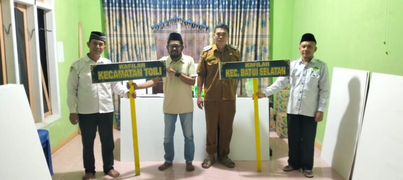 Kepala KUA H NA Sustiono bersama jajaran kecamatan Batui Selatan berkoordinasi untuk memastikan kesiapan infrastruktur dan kebutuhan Expo MTQ, Senin (16/9). (ist)