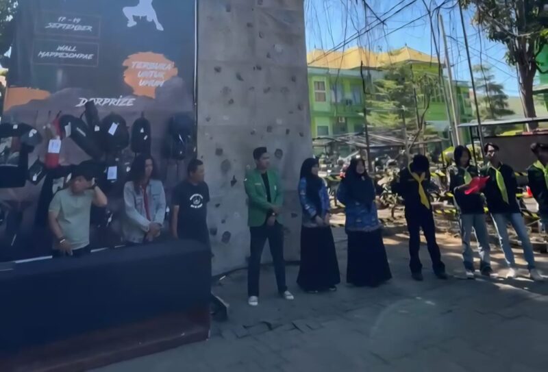 Suasana pembukaan fun climbing yang menjadi pra Diksar XXVI Mapala Mappesompae IAIN Bone. (ist)