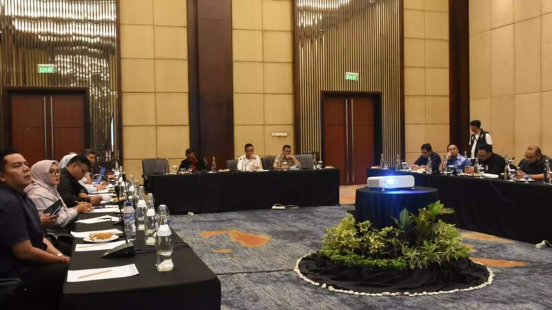 Badan Pembentukan Peraturan Daerah (Bapemperda) DPRD Kaltim menggelar rapat internal, Sabtu (6/9/2025). (Foto/Hms)
