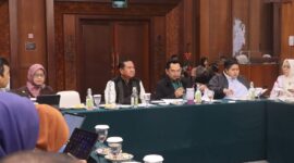 Banggar DPRD Kaltim bersama TAPD kembali membahas KUA-PPAS 2025. (Foto/Hms)