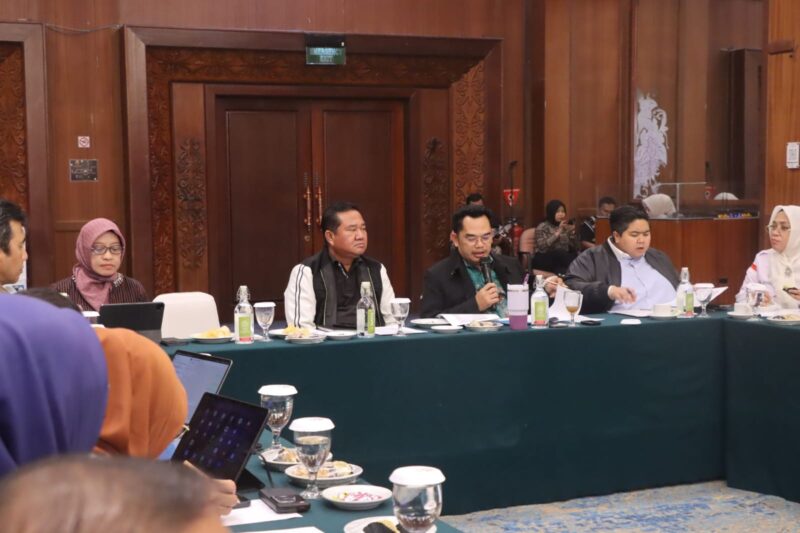Banggar DPRD Kaltim bersama TAPD kembali membahas KUA-PPAS 2025. (Foto/Hms)