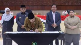 
Pemprov dan DPRD Kaltim sepakati KUA dan PPAS tahun anggaran 2025. (Foto/Hms)