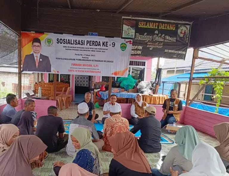 Anggota DPRD Kaltim, Firnadi Ikhsan, turun langsung menemui warga Dusun Yupa, Desa Embalut, Tenggarong Seberang, Kutai Kartanegara. (Foto/Ist)