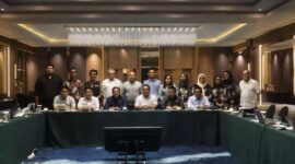 Pansus DPRD Kaltim bahas Raperda P3LH bsrsama tim DLH Kaltim. (Foto/Hms)