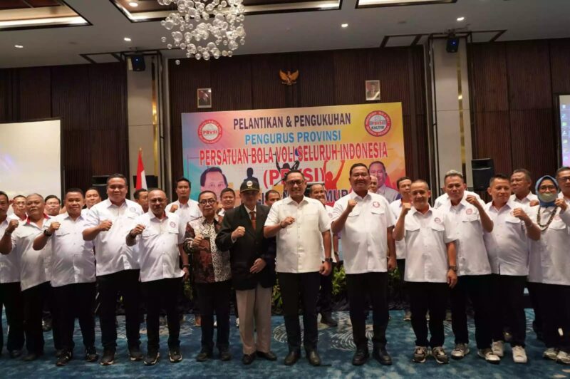 Wakil Ketua DPRD Kalimantan Timur, Ekti Imanuel, resmi dilantik sebagai Ketua Pengurus Provinsi Persatuan Bola Voli Seluruh Indonesia (PBVSI) Kaltim periode 2023–2027. (Foto/Hms)