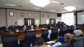 Komisi IV DPRD Kaltim gelar rapat kerja yang melibatkan Baznas Provinsi Kaltim, perangkat daerah, rumah sakit daerah (RSUD), serta mitra kerja lainnya. (Foto/Hms)