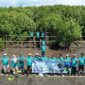 Penanaman dan penyulaman 5.000 bibit mangrove di Kawasan Pesisir Mangrove Lantebung, Kota Makassar. (ist|)