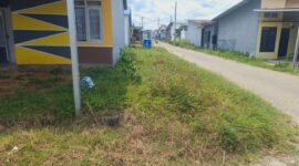 Drainase Perumahan Bone Wood diduga dikerjakan asal-asalan sehingga kini tidak dapat difungsikan. (ist)