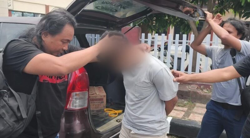 Spesialis pembobol kotak amal masjid berinisial AA ditangkap aparat Polsek Tanete Riattang, Kabupaten Bone, Kamis (15/1). (Diksiku/Idul)