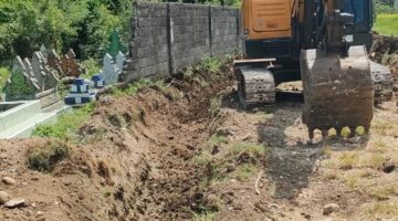 Darurat Drainase di Lonrae, Warga Bangun Selokan Swadaya Sepanjang 205 Meter Saat Respons Pemerintah Dipertanyakan