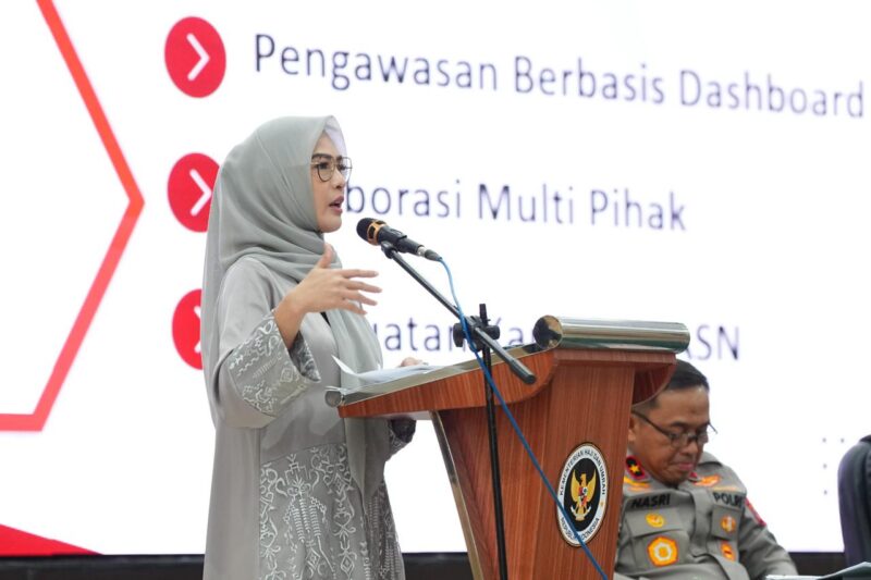Ketua DPRD Provinsi Sulawesi Selatan, Rahmawati Dewi Yustitia Iqbal saat menjadi narasumber dalam kegiatan Ramadhan Leadership Camp yang diselenggarakan oleh Pemerintah Provinsi Sulawesi Selatan di Asrama Haji Makassar, Selasa (24/2/2026).
