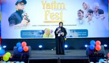 Wakil Gubernur Sulawesi Selatan Fatmawati Rusdi saat dikukuhkan  sebagai Bunda Yatim Sulawesi Selatan pada kegiatan Yatim Fest 2026 yang digelar di Four Points by Sheraton Makassar, Jumat, 27 Februari 2026.