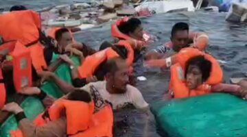 KM Cahaya Intan Celebes berlayar dari Bajoe, karam di Poleang, Sabtu (14/2). (foto ; ssvideo viral)