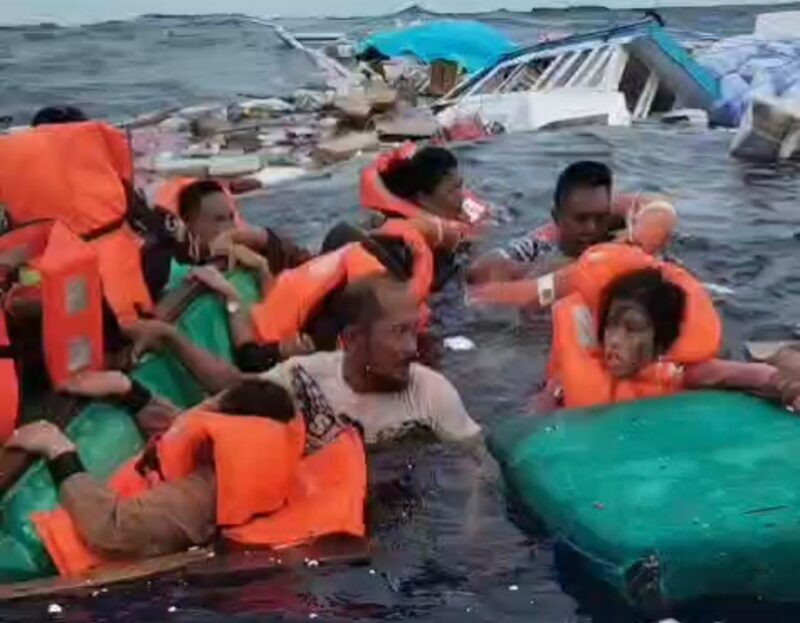 KM Cahaya Intan Celebes berlayar dari Bajoe, karam di Poleang, Sabtu (14/2). (foto ; ssvideo viral)