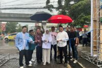 Pemotongan pita oleh Kepala Dinas Koperasi dan UKM Sulawesi Selatan, Andi Eka Prasetya sebagai tanda bahwa Andalan Ngabuburit resmi digelar, Makassar, Senin (23/2). (ist)