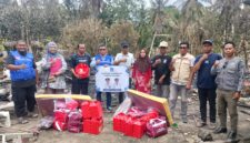 Pemerintah Kabupaten Bone melalui Dinas Sosial menunjukkan respon cepat dengan menyalurkan bantuan kepada korban kebakaran di Desa Manciri, Kecamatan Ajangale, Minggu (7/3/2026). 