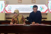 Gubernur Sulawesi Selatan, Andi Sudirman Sulaiman bersama Kepala Badan Pusat Statistik (BPS) RI, Amalia Adininggar Widyasanti menandatangani Memorandum of Understanding (MoU) berlangsung di Ruang Rapat Pimpinan Kantor Gubernur Sulawesi Selatan, Makassar, Jumat (13/3/2026).