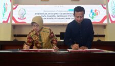 Gubernur Sulawesi Selatan, Andi Sudirman Sulaiman bersama Kepala Badan Pusat Statistik (BPS) RI, Amalia Adininggar Widyasanti menandatangani Memorandum of Understanding (MoU) berlangsung di Ruang Rapat Pimpinan Kantor Gubernur Sulawesi Selatan, Makassar, Jumat (13/3/2026).
