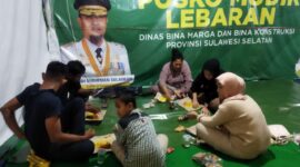 Posko Mudik Lebaran di ruas jalan Impa-impa–Anabanua, Kabupaten Wajo. 
