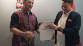 Rudi Juniawan Hamka (kanan) bersama I Gede Pasek Suardika. (ist)