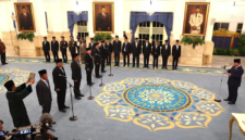 Presiden Prabowo Subianto melantik sejumlah pejabat baru di Istana Negara, Jakarta, Senin (27/4/2026). (int)