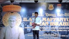 Bupati Bone Andi Asman Sulaiman dalam peringatan Haul ke-59 Andi Mappanyukki, Sabtu (5/4). (Diksiku/Idhul)