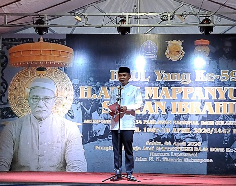 Bupati Bone Andi Asman Sulaiman dalam peringatan Haul ke-59 Andi Mappanyukki, Sabtu (5/4). (Diksiku/Idhul)