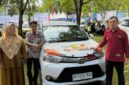 Gubernur Andi Sudirman Serahkan Mobil Operasional Untuk Puskesmas Rongkong. (foto:ist)