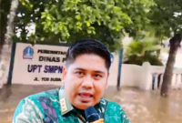 Kepala Dinas Pendidikan Bone, Edy Saputra Syam, meminta proses belajar mengajar dilakukan secara daring bagi sekolah terdampak banjir. (ist)