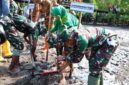 Aksi penanaman bibit mangrove di Berbas Pantai. (ist)