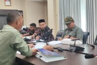 Rapat kerja Pansus LKPJ dengan Disdamkartan Bontang, Minggu (10/5). (ist)
