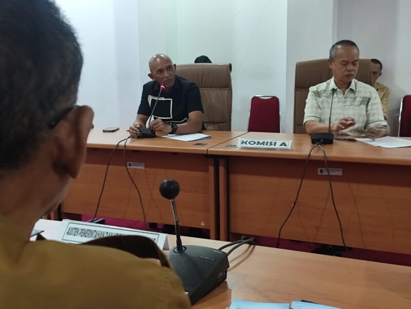 Komisi A DPRD Bontang bersama Pemda bahas persoalan jaminan kesehatan masyarakat yang dinonaktifkan pemerintah pusat dan kini menjadi beban daerah. (ist)