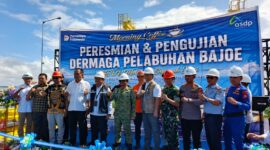 Bupati Bone bersama unsur Forkopimda menghadiri kegiatan morning coffee, peresmian sekaligus pengujian dermaga di Pelabuhan Bajoe,