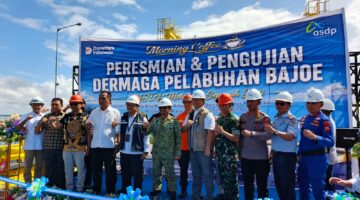 Bupati Bone bersama unsur Forkopimda menghadiri kegiatan morning coffee, peresmian sekaligus pengujian dermaga di Pelabuhan Bajoe,