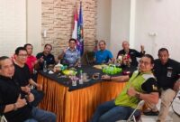 Ketua PWI Sulsel, Suwardi Thahir (ST), menggelar diskusi santai nan akrab bersama lintas jurnalis dan tokoh pers.