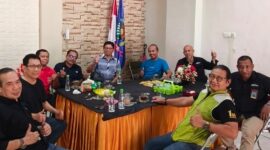 Ketua PWI Sulsel, Suwardi Thahir (ST), menggelar diskusi santai nan akrab bersama lintas jurnalis dan tokoh pers.