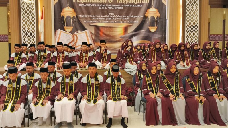 Sebanyak 144 Santri Pondok Pesantren Baytul Mukaromah Bone Resmi Diwisuda Tahfidz. (ist)