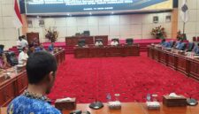 DPRD Kota Bontang menggelar rapat kerja dengan agenda pandangan umum fraksi-fraksi terhadap Raperda P2APBD Tahun Anggaran 2025, Rabu (17/6/2026).