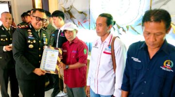 Puncak Hari Bhayangkara ke-80, Kapolres Jamal Fathur Rakhman Beri Penghargaan Organisasi Media di Sinjai