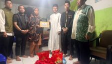 Gubernur Sulsel Salurkan Bantuan untuk Keluarga Bocah Korban Tenggelam di Pantai Depan Masjid 99 Kubah. (ist)