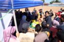 Anggota DPR RI Andi Amar Ma'ruf Sulaiman meninjau langsung Pasar Pangan Murah, Minggu (16/8/2026). (ist)