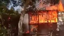 Kebakaran melanda empat unit rumah di Dusun III Padaelo, Desa Latekko, Kecamatan Awangpone, Kabupaten Bone, Sulawesi Selatan, Kamis (20/8/2026) sore.