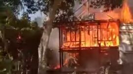 Kebakaran melanda empat unit rumah di Dusun III Padaelo, Desa Latekko, Kecamatan Awangpone, Kabupaten Bone, Sulawesi Selatan, Kamis (20/8/2026) sore.