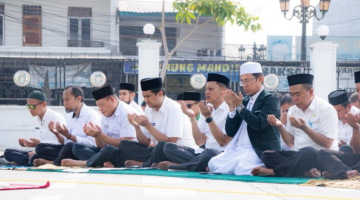 Suasana Salat Istisqa Pemkot Palopo. (ist)