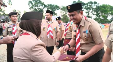 Bupati Ratnawati Arif Serahkan Penghargaan Pancawarsa I, Termasuk Dua Orang Jajaran Rutan Sinjai