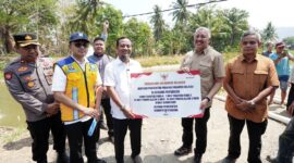 Tinjau Irigasi di Pinrang, Gubernur Sulsel Janjikan Dukungan Pompa Lebih Besar. (ist)