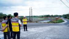 Gubernur Sulsel Andi Sudirman Sulaiman memberikan arahan kepada bawahan. (ist)