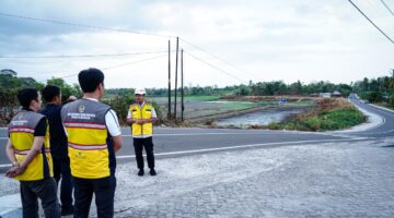 Gubernur Sulsel Andi Sudirman Sulaiman memberikan arahan kepada bawahan. (ist)