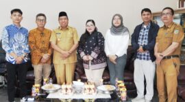 Wakil Bupati Kepulauan Selayar Muhtar dengan Tim BPK Perwakilan Sulsel. (ist)